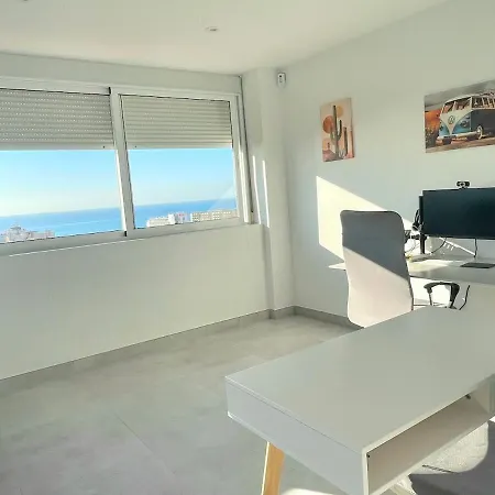 Hébergement de vacances Torremolinos Sea View Townhouse, Pool, Bbq & Workspace - Magnolia Properties