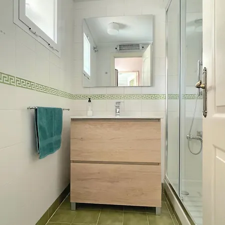 Дом отдыха Sea View Townhouse, Pool, Bbq & Workspace - Magnolia