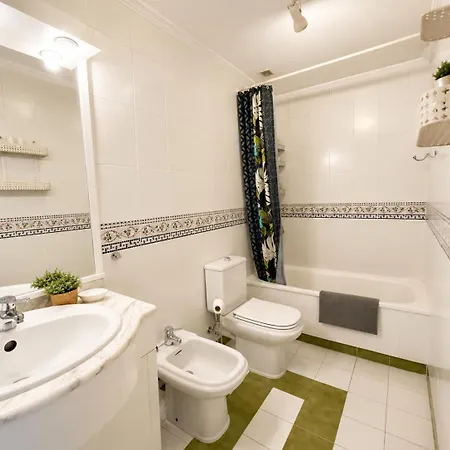 Vakantiehuis Sea View Townhouse, Pool, Bbq & Workspace - Magnolia *
