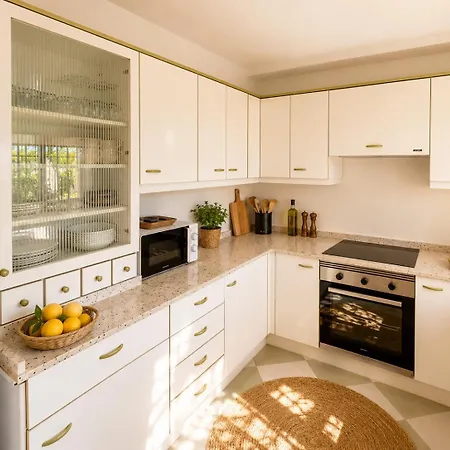 Дом отдыха Sea View Townhouse, Pool, Bbq & Workspace - Magnolia