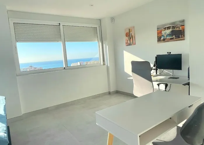Дом отдыха Torremolinos Sea View Townhouse, Pool, Bbq & Workspace - Magnolia Properties