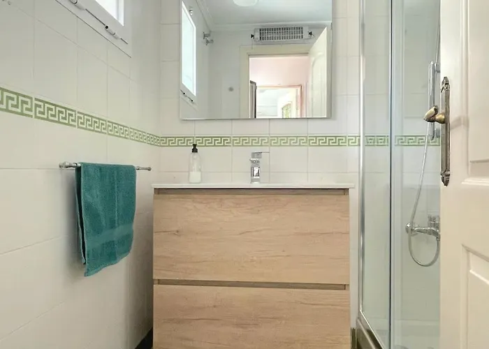 Дом отдыха Torremolinos Sea View Townhouse, Pool, Bbq & Workspace - Magnolia Properties